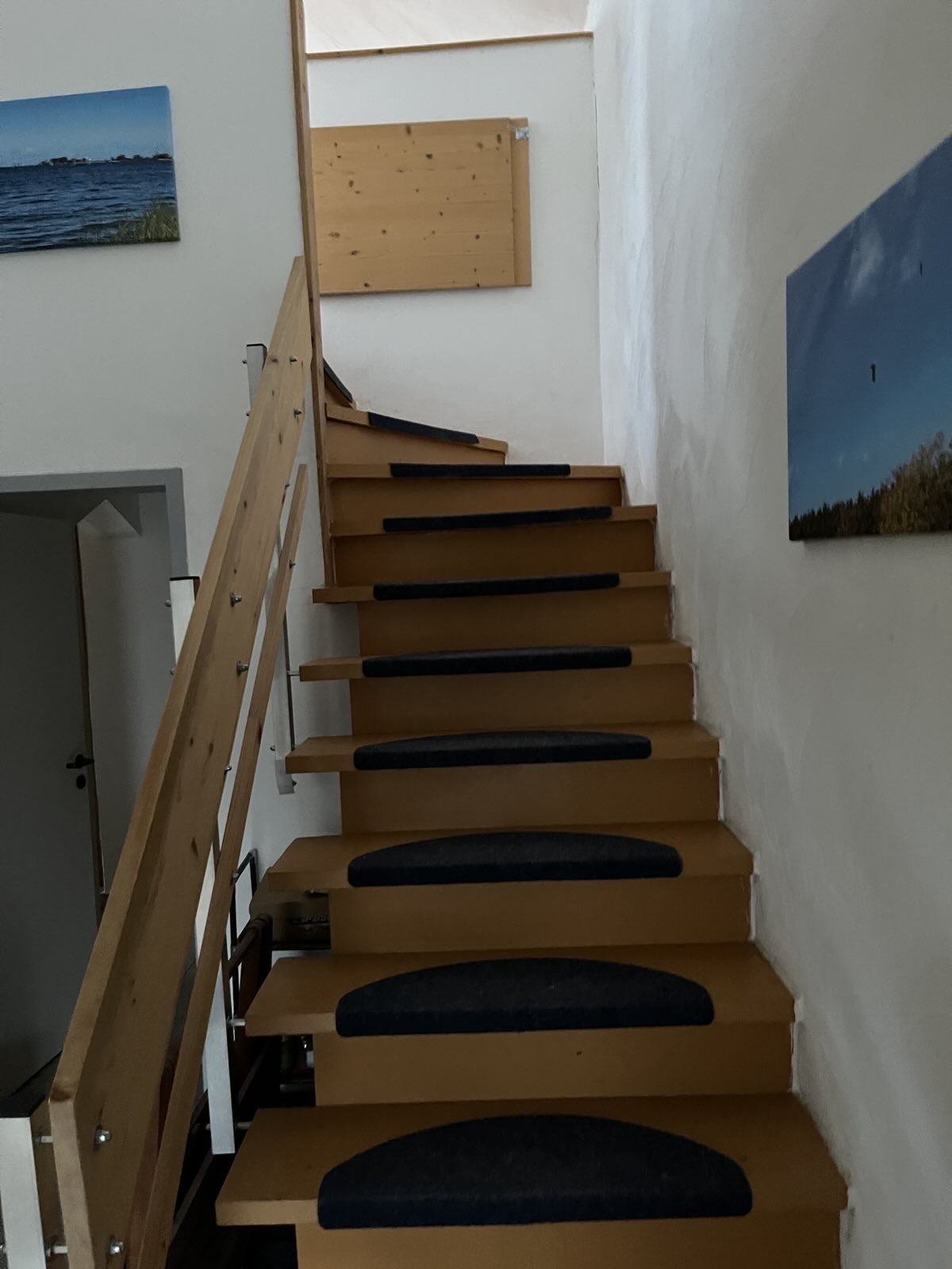 Ferienwohnung - Buchenzauber - Treppe zum Wohnzimmer